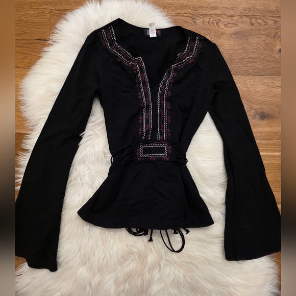 Vintage Boho Embroidered Black Long-Sleeve Top Set - Picture 5 of 9